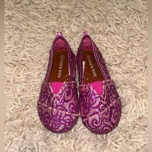 Toddler koala kids size 5 sneakers